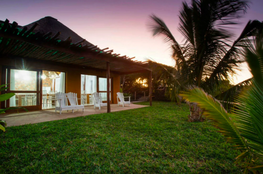 Zona Braza Beach Lodge Accommodation in Chizavane, near Xai Xai Mozambique
