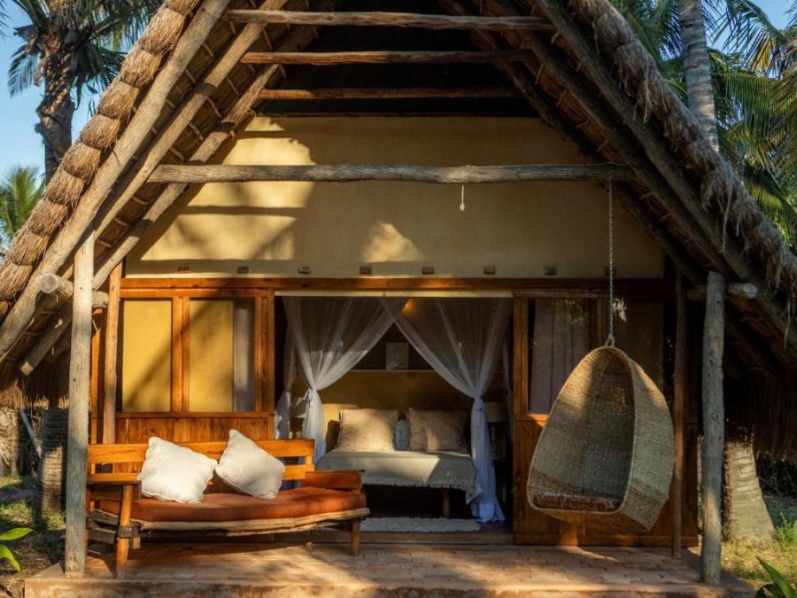 Turtle Cove Accommodation in Tofo Mozambique