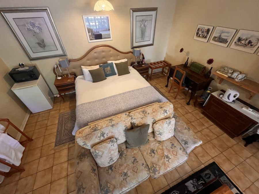 Kingfisher Guesthouse. Accommodation in Graaff-Reinet Eastern Cape