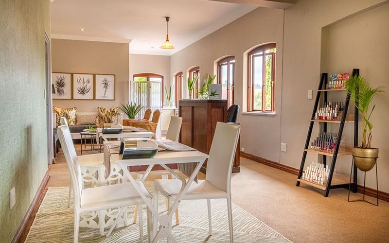 Oliver's Restaurant and Lodge Accommodation in White River Mpumalanga