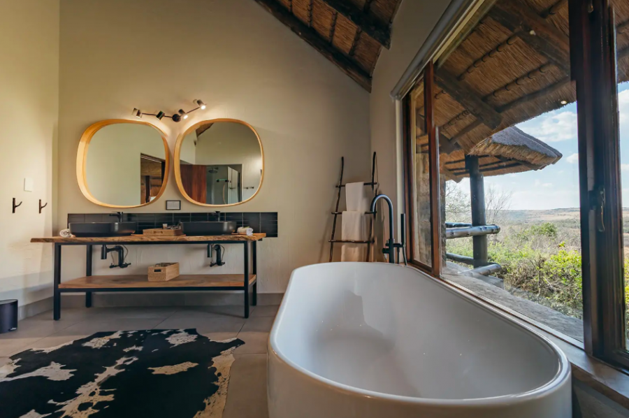 Elephant Rock Lodge Accommodation in the Nambiti Game Reserve KwaZulu Natal