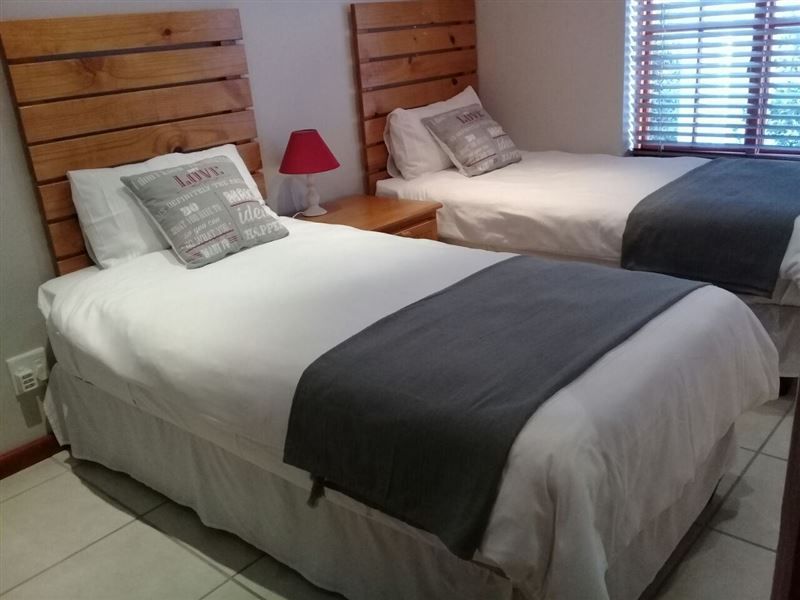 Lady Grey Walk Cottage. Accommodation in McGregor Western Cape
